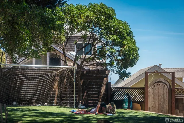 $1,149,000 | 15 Heyman Avenue, San Francisco, CA 94110