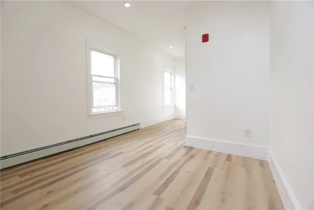 $1,600 | 686 Broadway, Unit 3R, Pawtucket, RI 02860