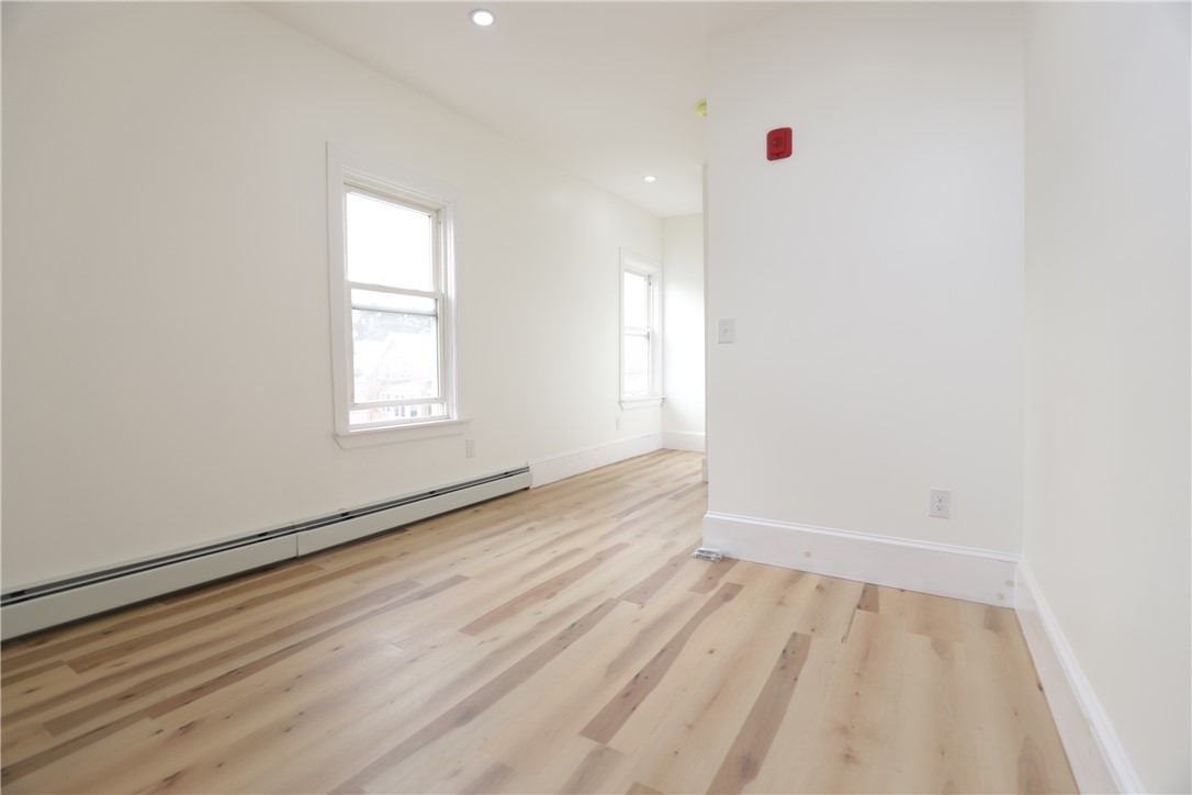 686 Broadway, Unit 3R Pawtucket, RI 02860 - Photo 9 of 12