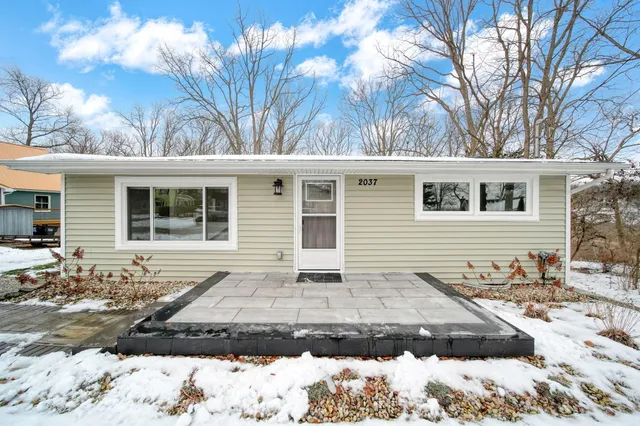 $259,000 | 2037 Lake View Drive, Brooklyn, MI 49230