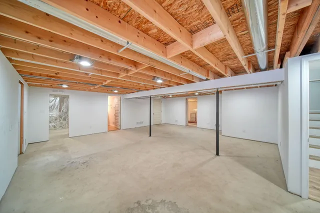 $259,000 | 2037 Lake View Drive, Brooklyn, MI 49230