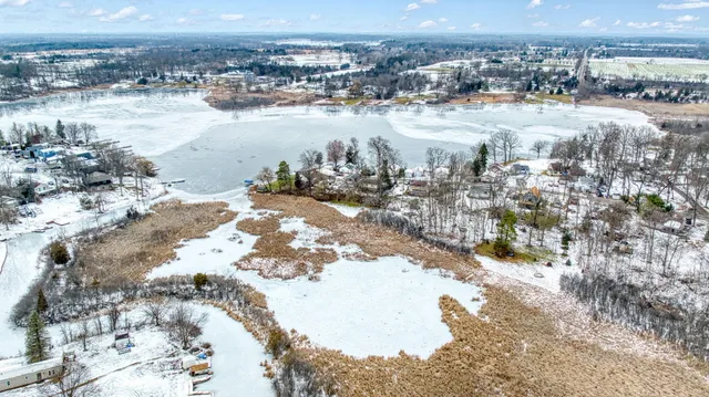 $259,000 | 2037 Lake View Drive, Brooklyn, MI 49230