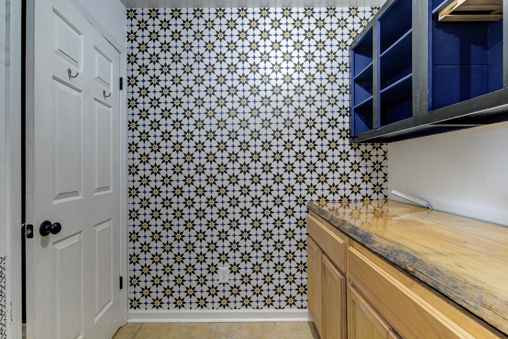 218 South Walnut Bend Road Memphis, TN 38018 - Photo 9 of 25 Bathroom with light tile patterned floors