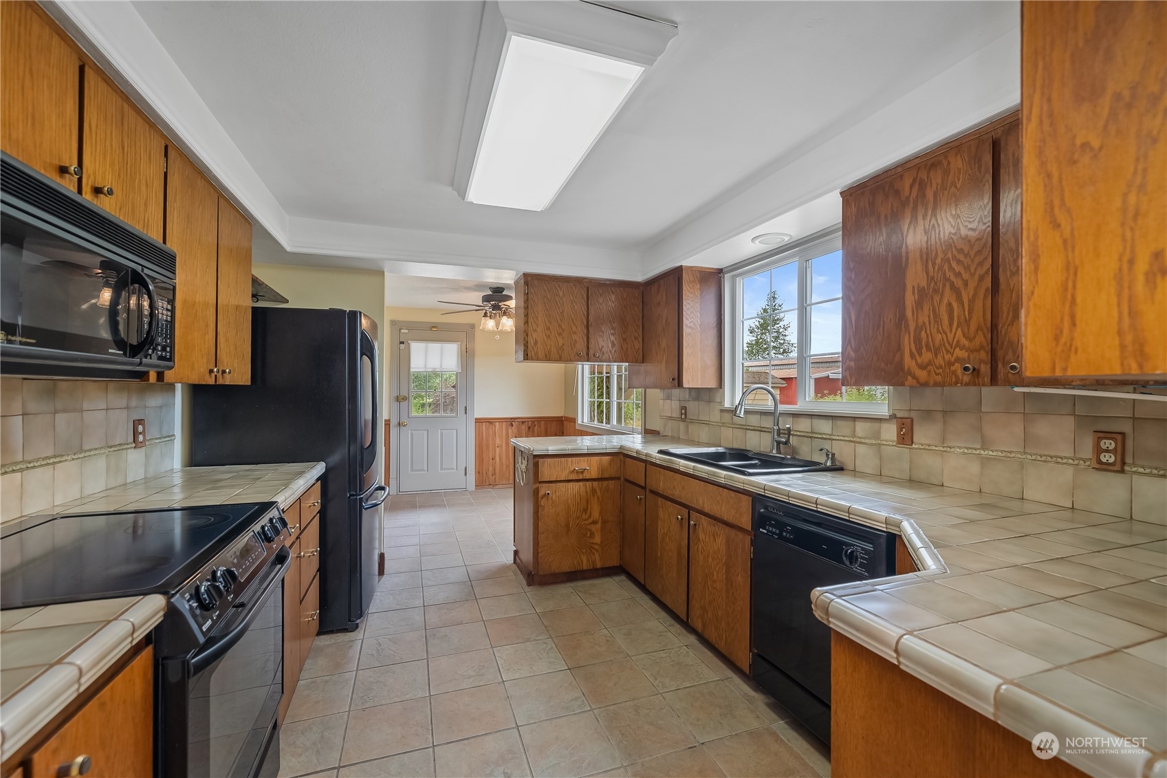 11409 183rd Avenue Southwest Rochester, WA 98579 - Photo 7 of 40