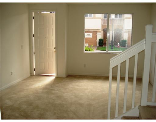 1964 Alamanda Way, Unit 40 Riviera Beach, FL 33404 - Photo 3 of 16 Living Room