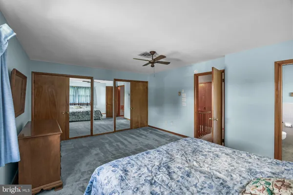 an empty room with a empty space and window
