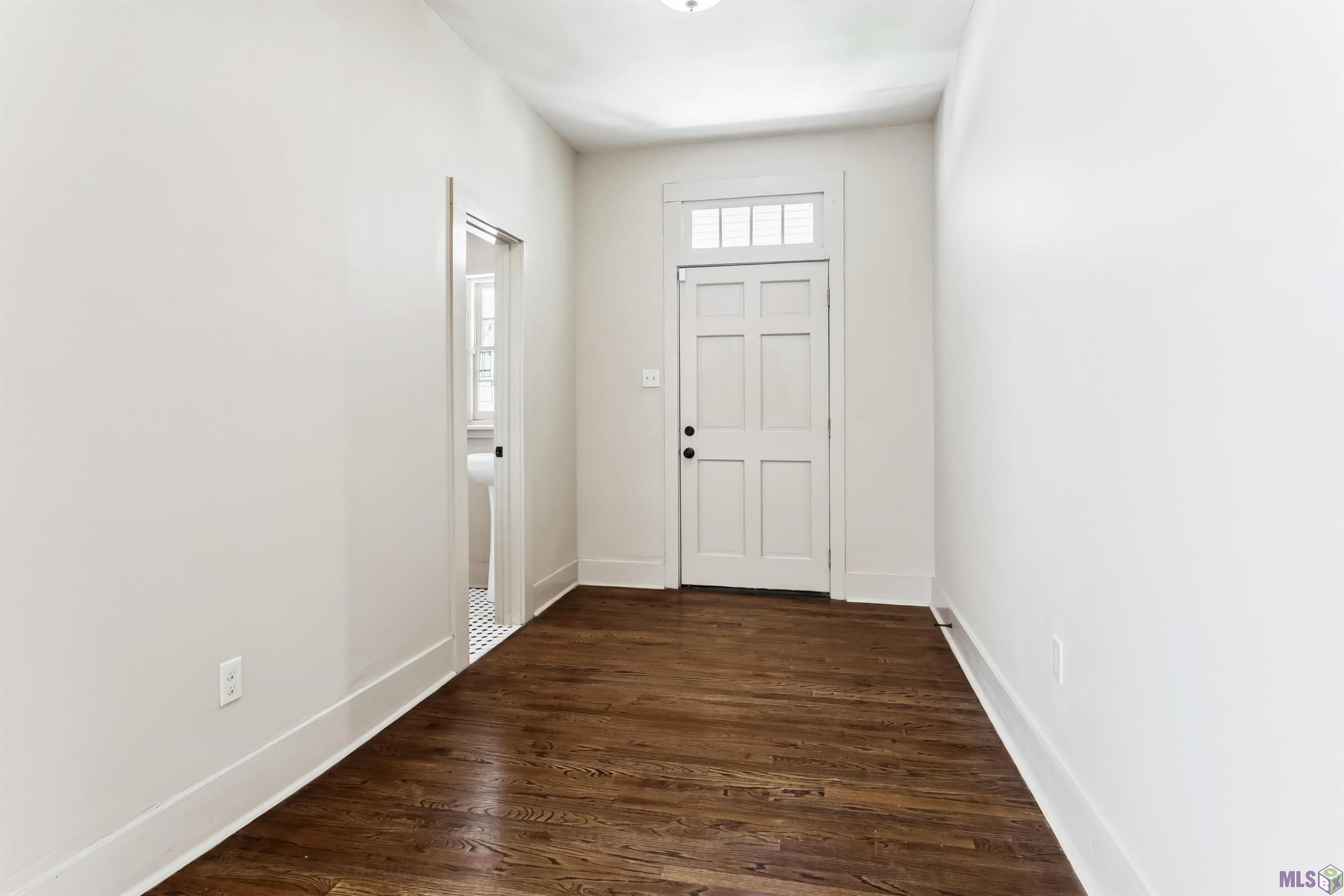 1436 Drehr Avenue Baton Rouge, LA 70808 - Photo 2 of 27 Foyer