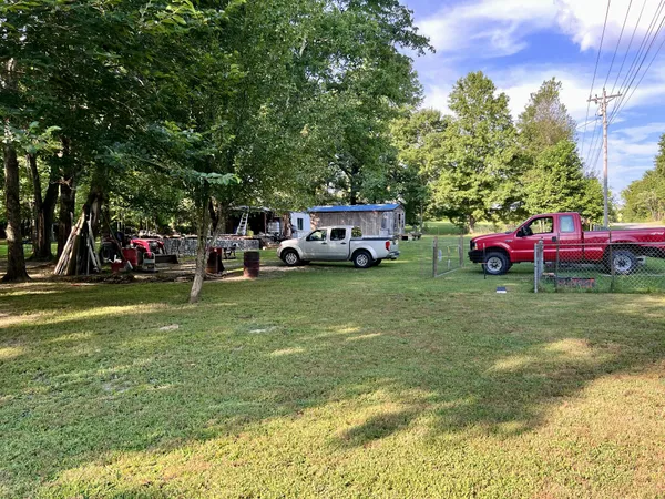 a view of an outdoor space