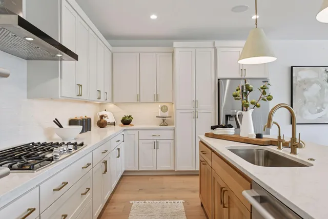 $1,304,005 | 5625 Buffington Lane, Shorewood, MN 55331