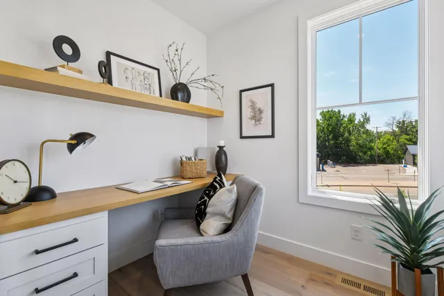 $1,304,005 | 5625 Buffington Lane, Shorewood, MN 55331