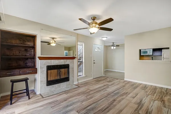 $1,200 | 3500 Tangle Brush Drive, Unit 150, The Woodlands, TX 77381