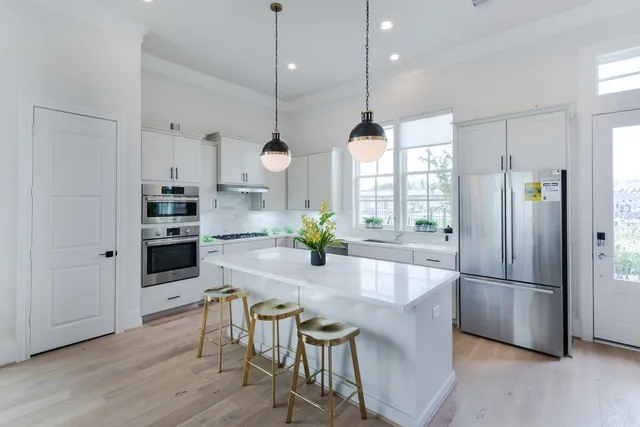 $775,000 | 1009 Golden Nectar, Houston, TX 77008