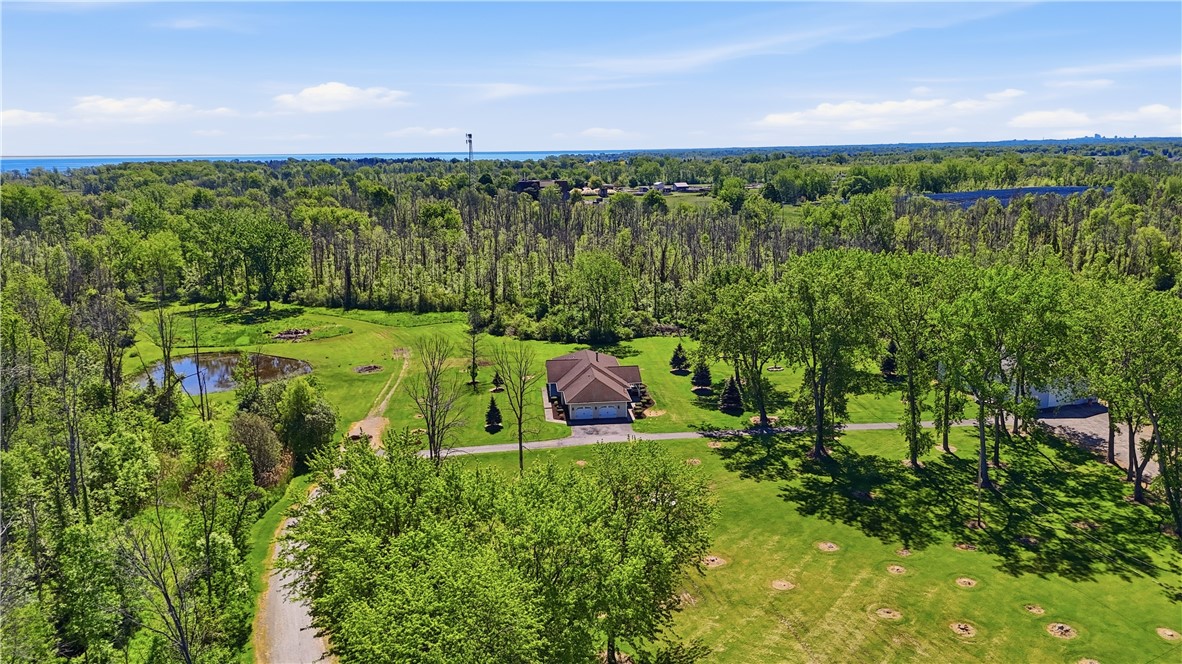 164 Payne Beach Road Greece, NY 14468 - Photo 4 of 50