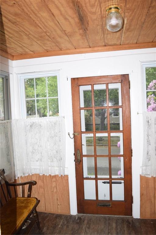 36 Riggs Street Portland, ME 04102 - Photo 12 of 26 Front porch