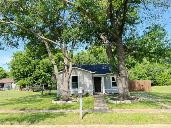 $139,900 | 1111 South Taylor Street, Gainesville, TX 76240
