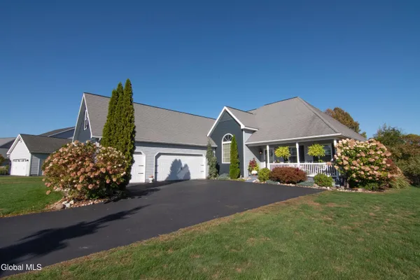 $585,000 | 25 Timothy Way, Mechanicville, NY 12118