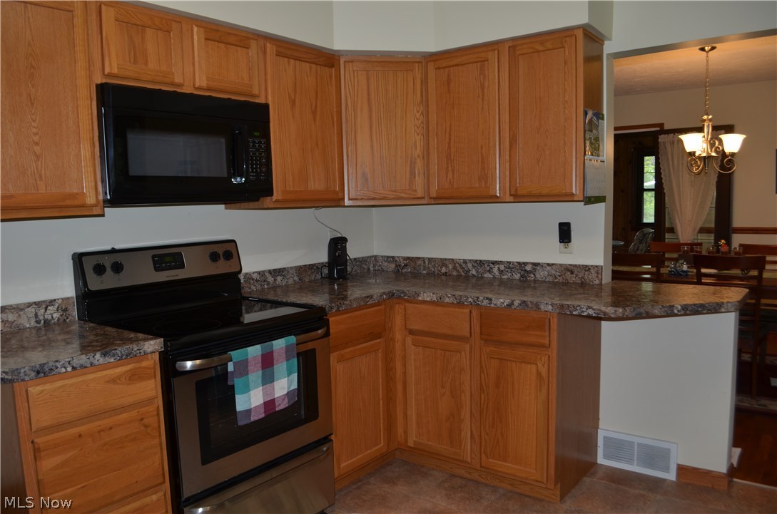 9745 Diagonal Road Mantua, OH 44255 - Photo 6 of 31