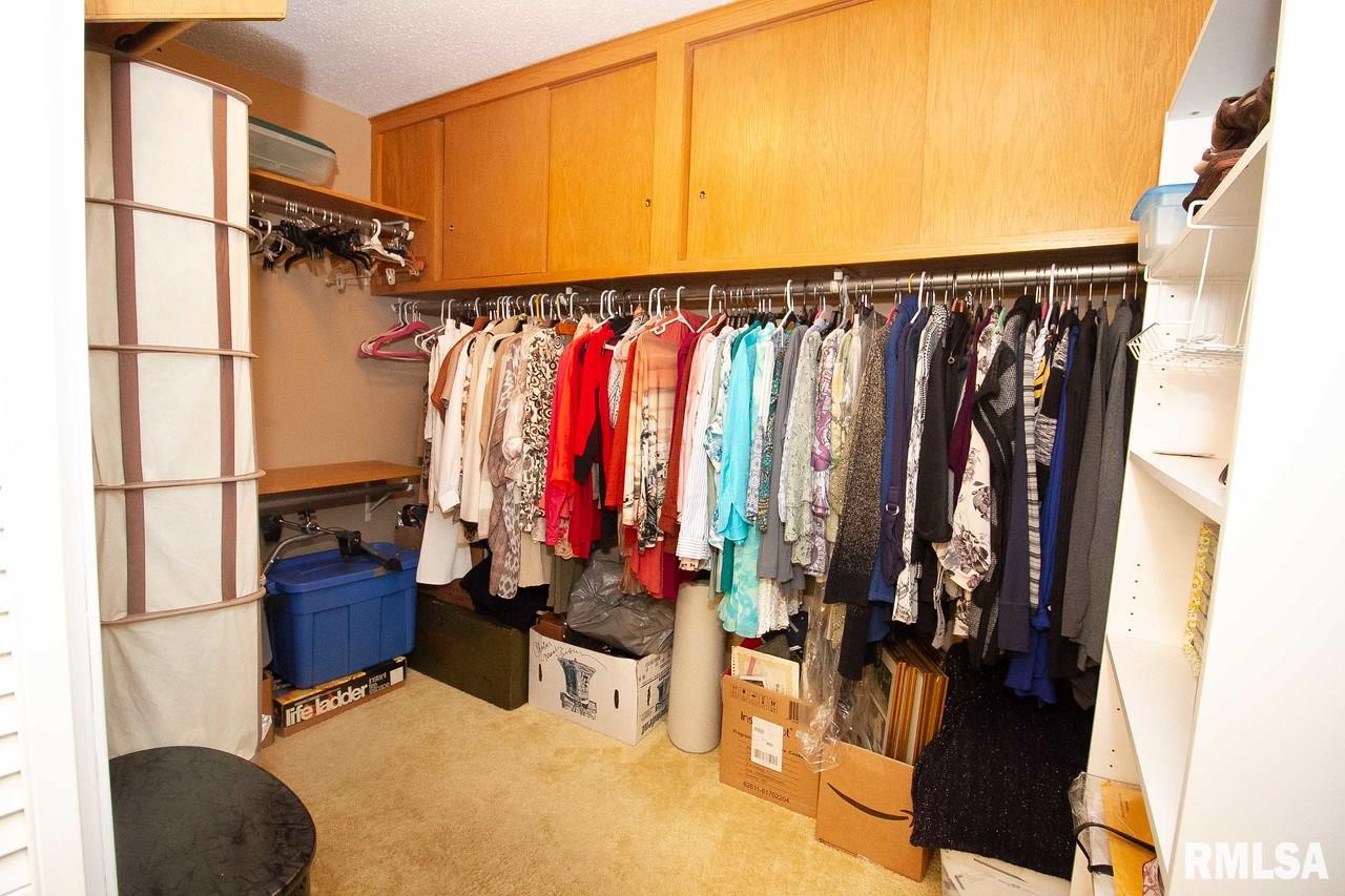 1350 Kimberly Ridge Road Bettendorf, IA 52722 - Photo 17 of 22 Gallery Image 17