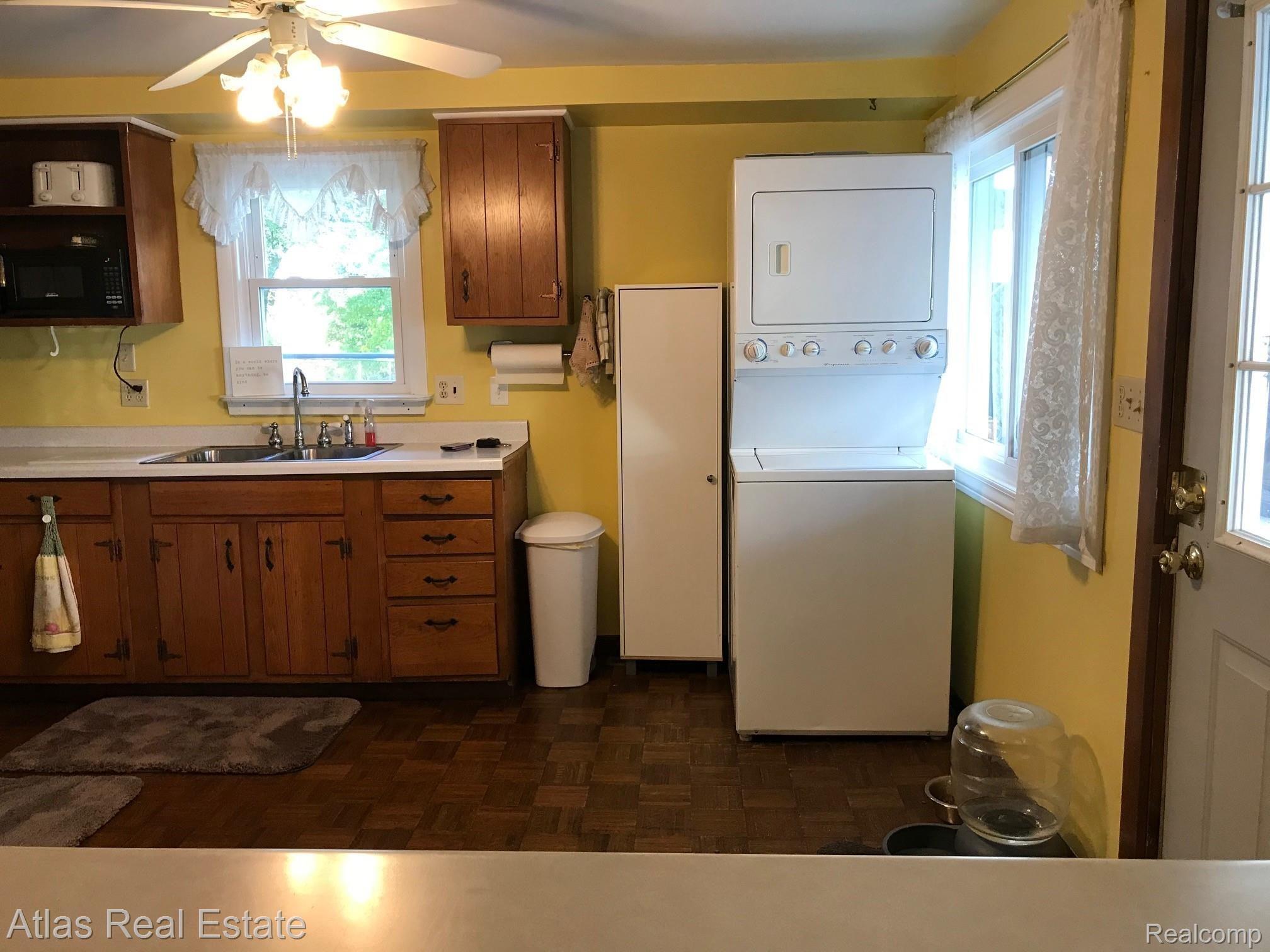Kitchen4.jpg