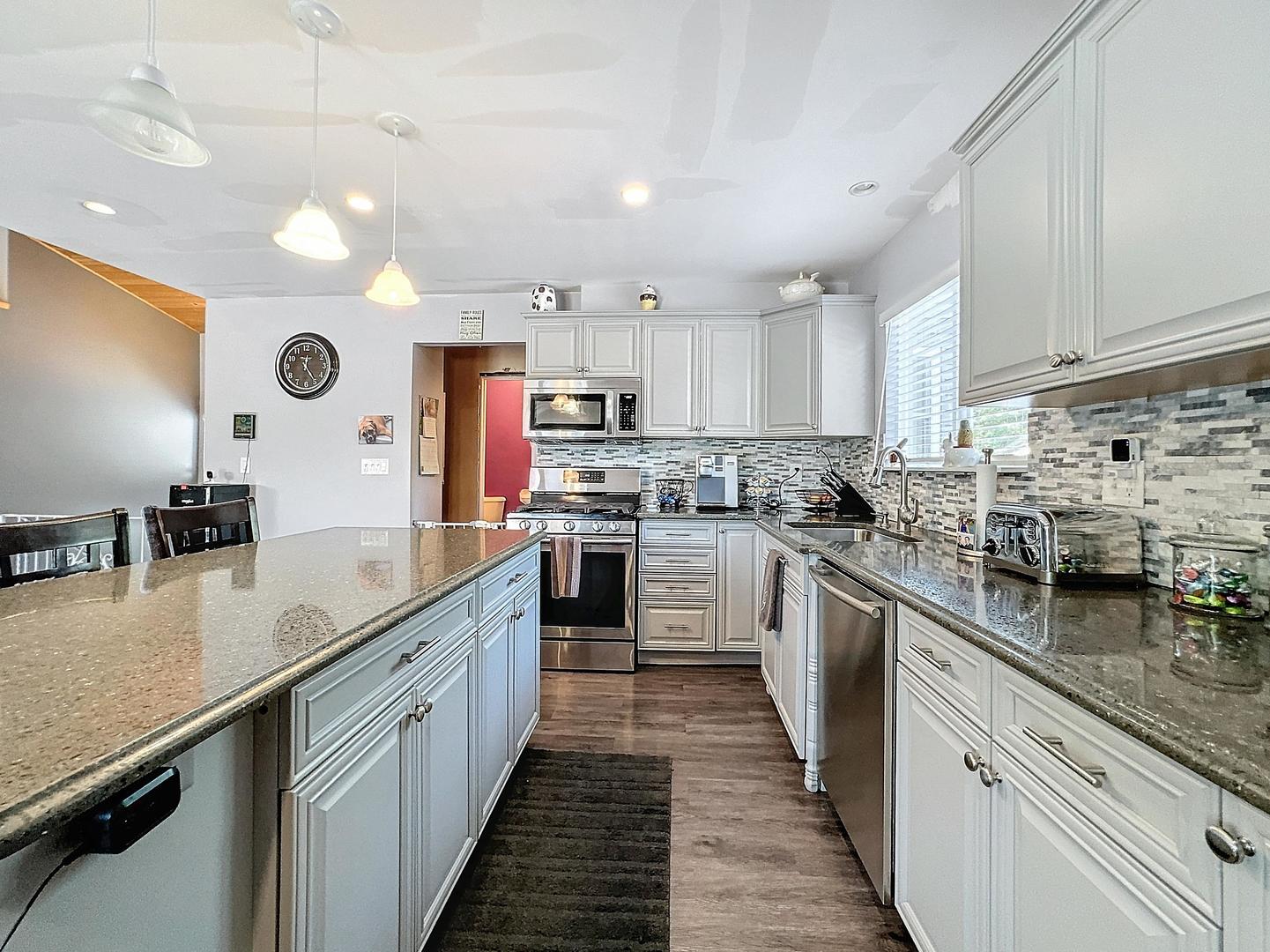 4708 Timberlane Road Crystal Lake, IL 60014 - Photo 18 of 27 Gallery Image 18