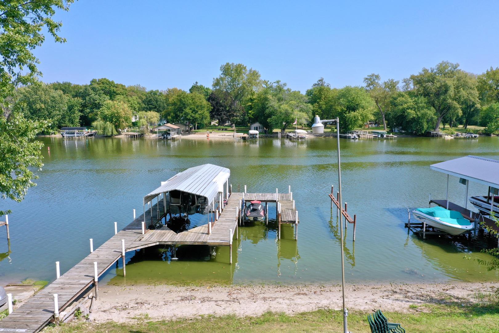 4708 Timberlane Road Crystal Lake, IL 60014 - Photo 8 of 27 Gallery Image 8
