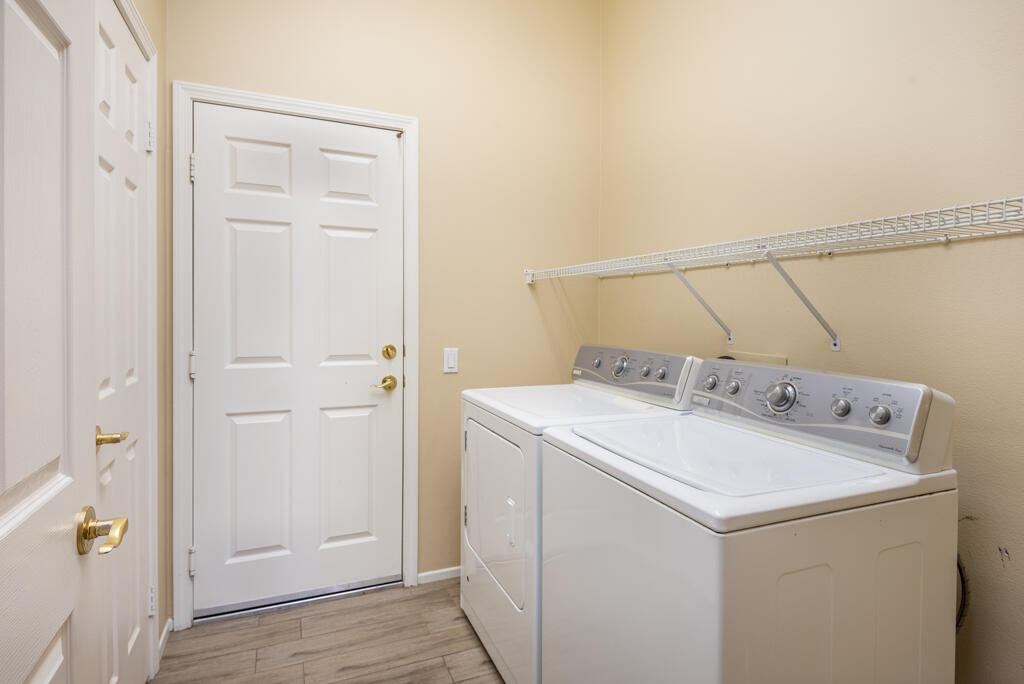 39507 Manorgate Road Palm Desert, CA 92211 - Photo 13 of 38 39507manorgaterd-lr-13