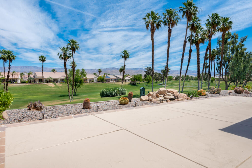 39507 Manorgate Road Palm Desert, CA 92211 - Photo 29 of 38 39507manorgaterd-lr-29