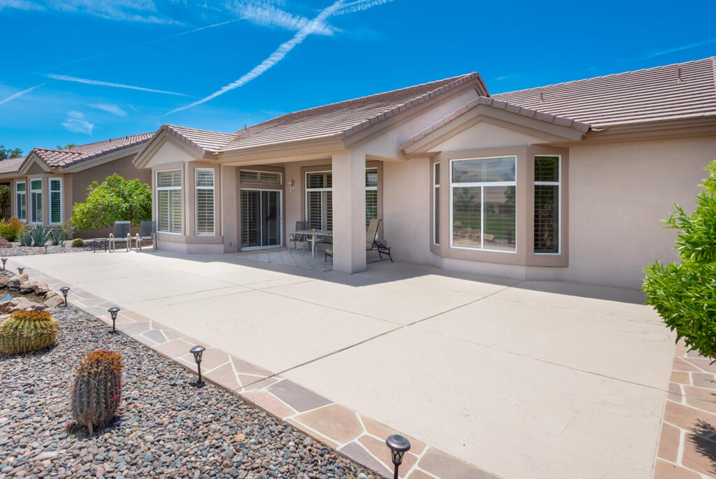 39507 Manorgate Road Palm Desert, CA 92211 - Photo 30 of 38 39507manorgaterd-lr-30