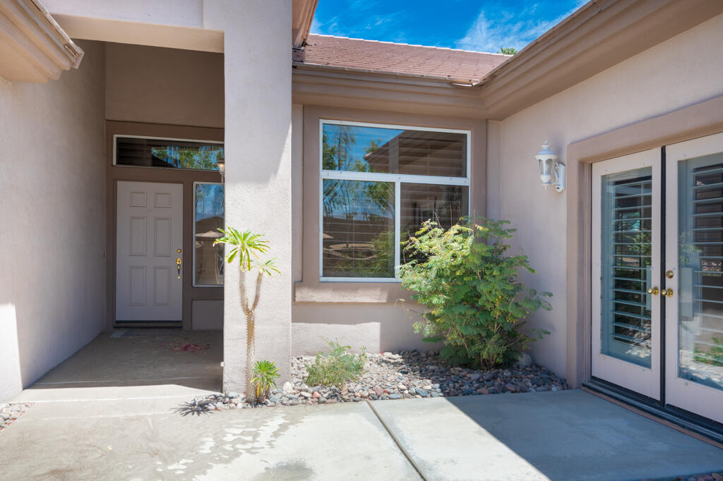 39507 Manorgate Road Palm Desert, CA 92211 - Photo 3 of 38 39507manorgaterd-lr-3