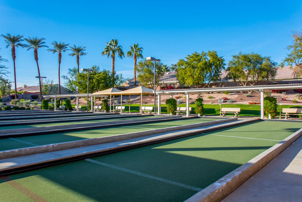 39507 Manorgate Road Palm Desert, CA 92211 - Photo 34 of 38 39507manorgaterd-lr-34