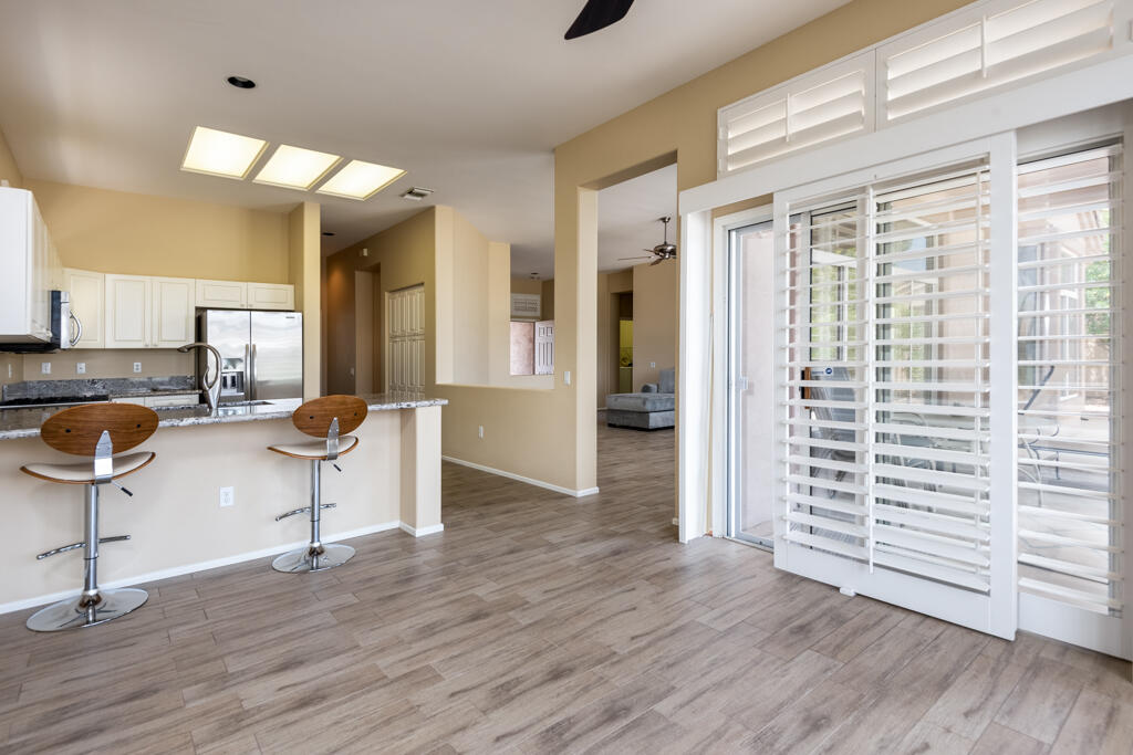 39507 Manorgate Road Palm Desert, CA 92211 - Photo 6 of 38 39507manorgaterd-lr-6