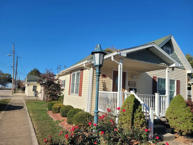 $152,900 | 1704 Indiana Avenue, Vincennes, IN 47591