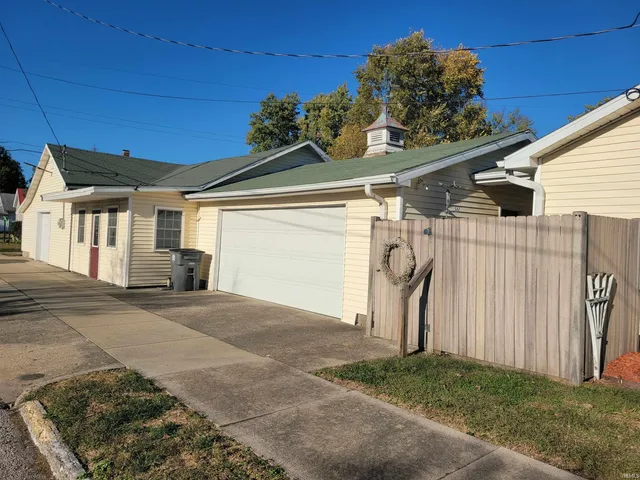 $145,900 | 1704 Indiana Avenue, Vincennes, IN 47591