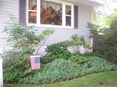 178 Wichita Place Akron, OH 44313 - Photo 15 of 16 Great landscaping