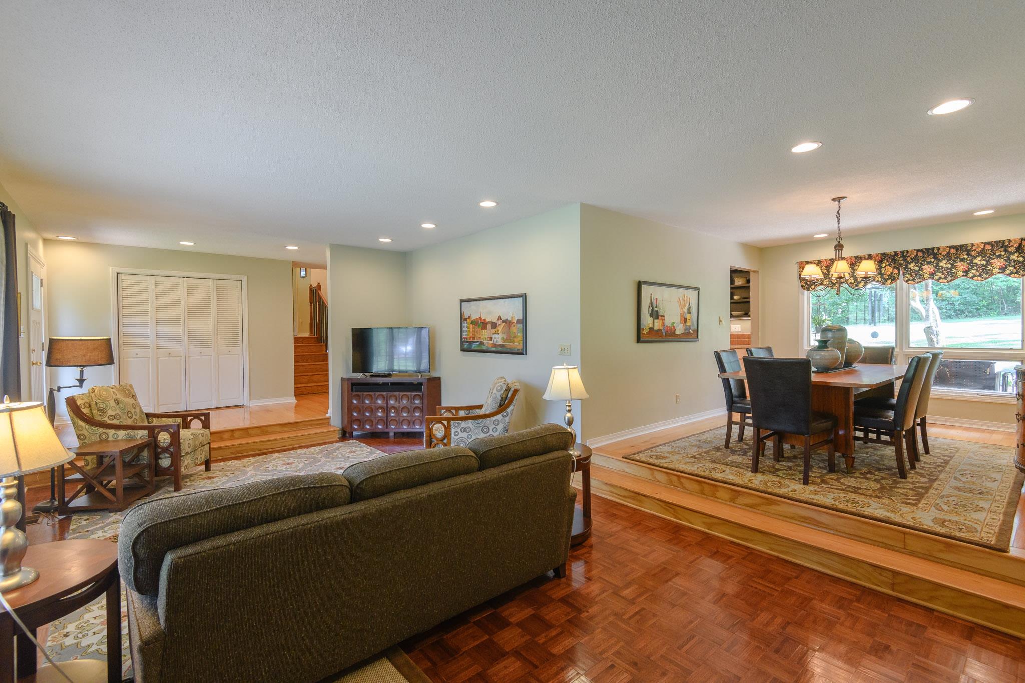 401 Lake Hills Road Tullahoma, TN 37388 - Photo 11 of 30 Living room opens up to the dining room area