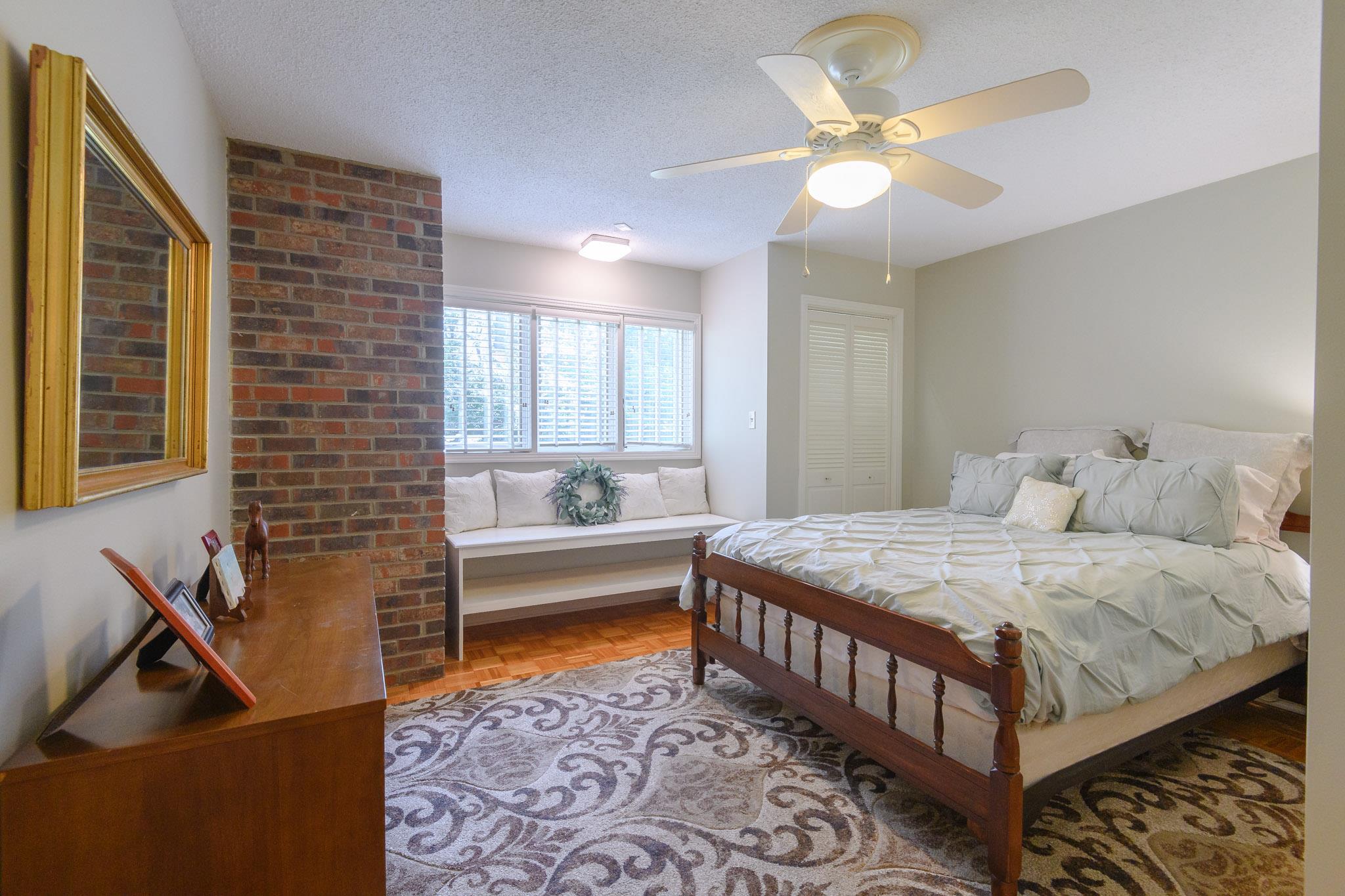 401 Lake Hills Road Tullahoma, TN 37388 - Photo 18 of 30 Second guest bedroom with hardwood flooring