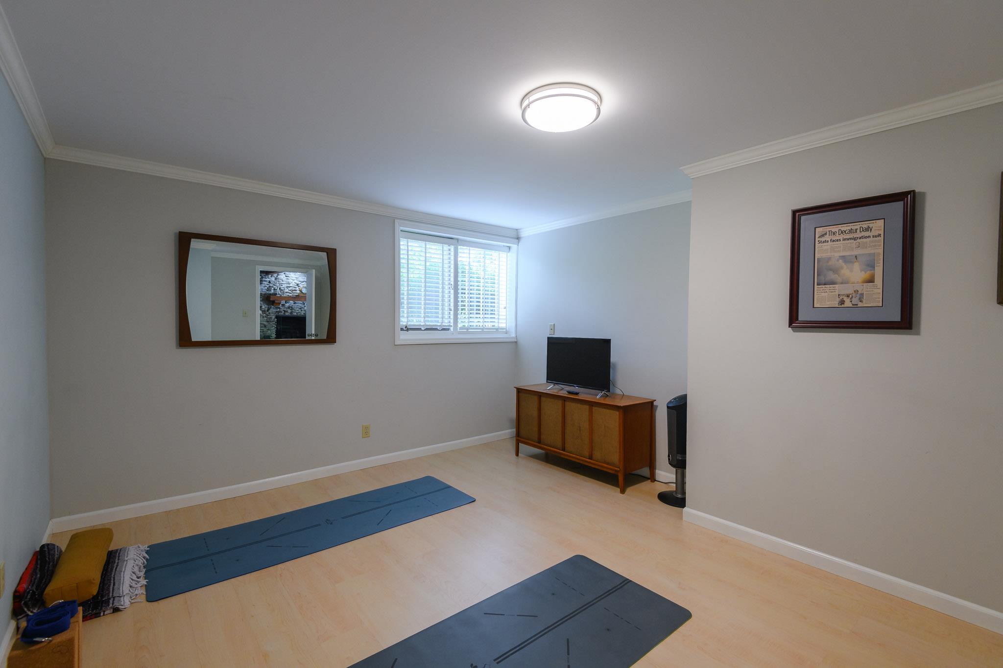 401 Lake Hills Road Tullahoma, TN 37388 - Photo 21 of 30 Fourth bedroom currently used as an exercise room