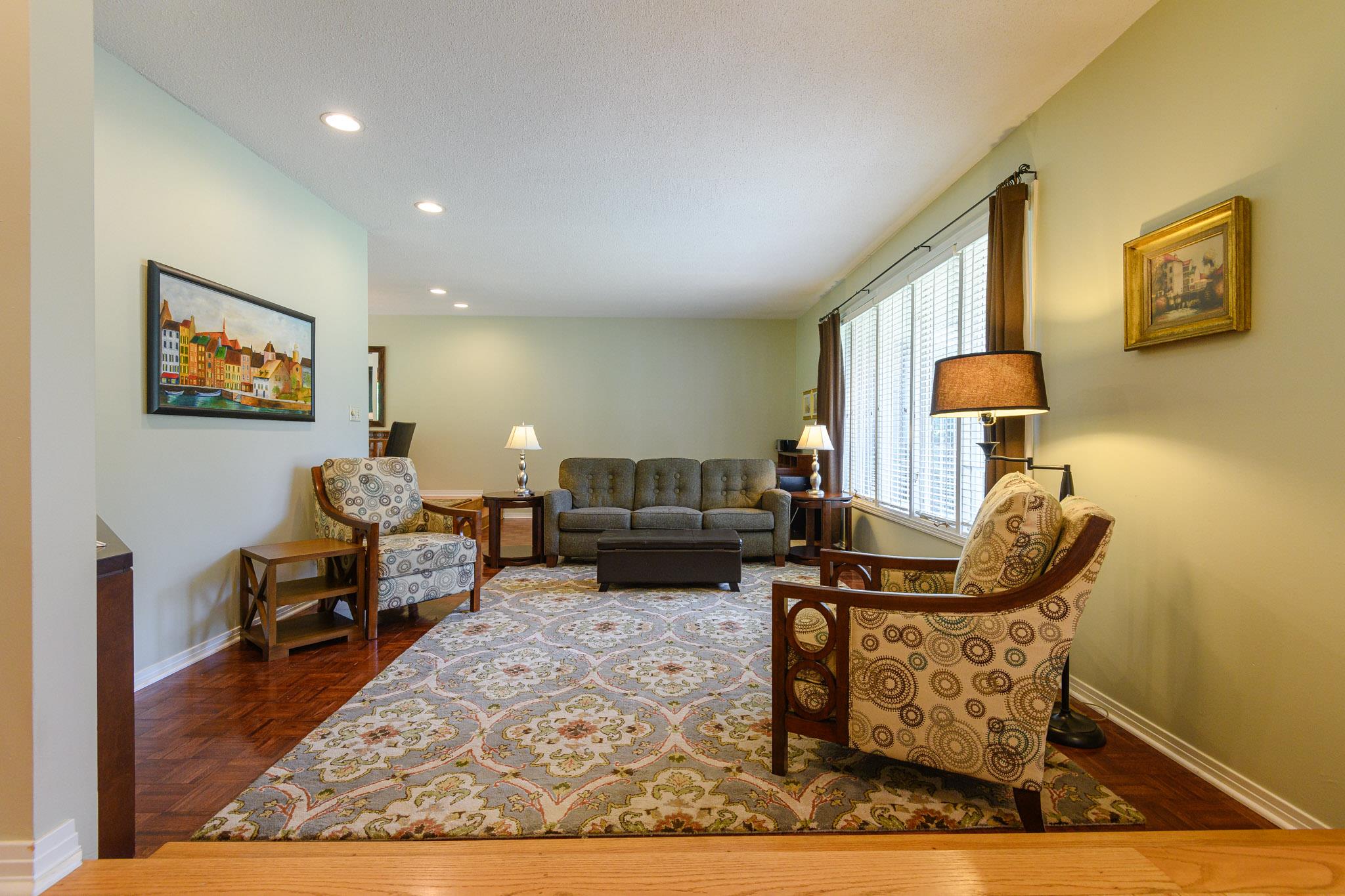 401 Lake Hills Road Tullahoma, TN 37388 - Photo 9 of 30 Light filled living room