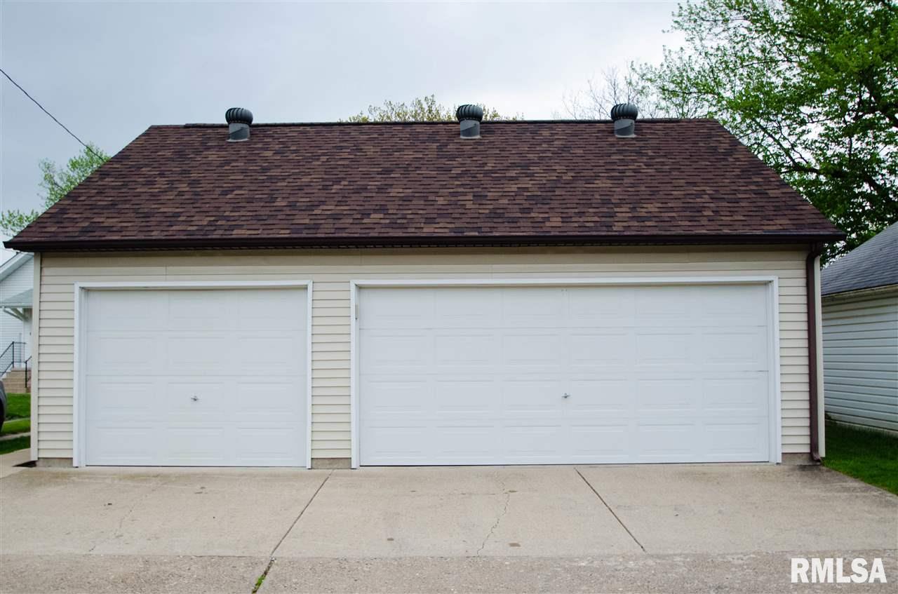 2017 3rd Street Moline, IL 61265 - Photo 3 of 15 Gallery Image 3