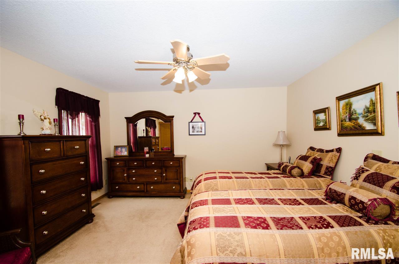 2017 3rd Street Moline, IL 61265 - Photo 8 of 15 Gallery Image 8