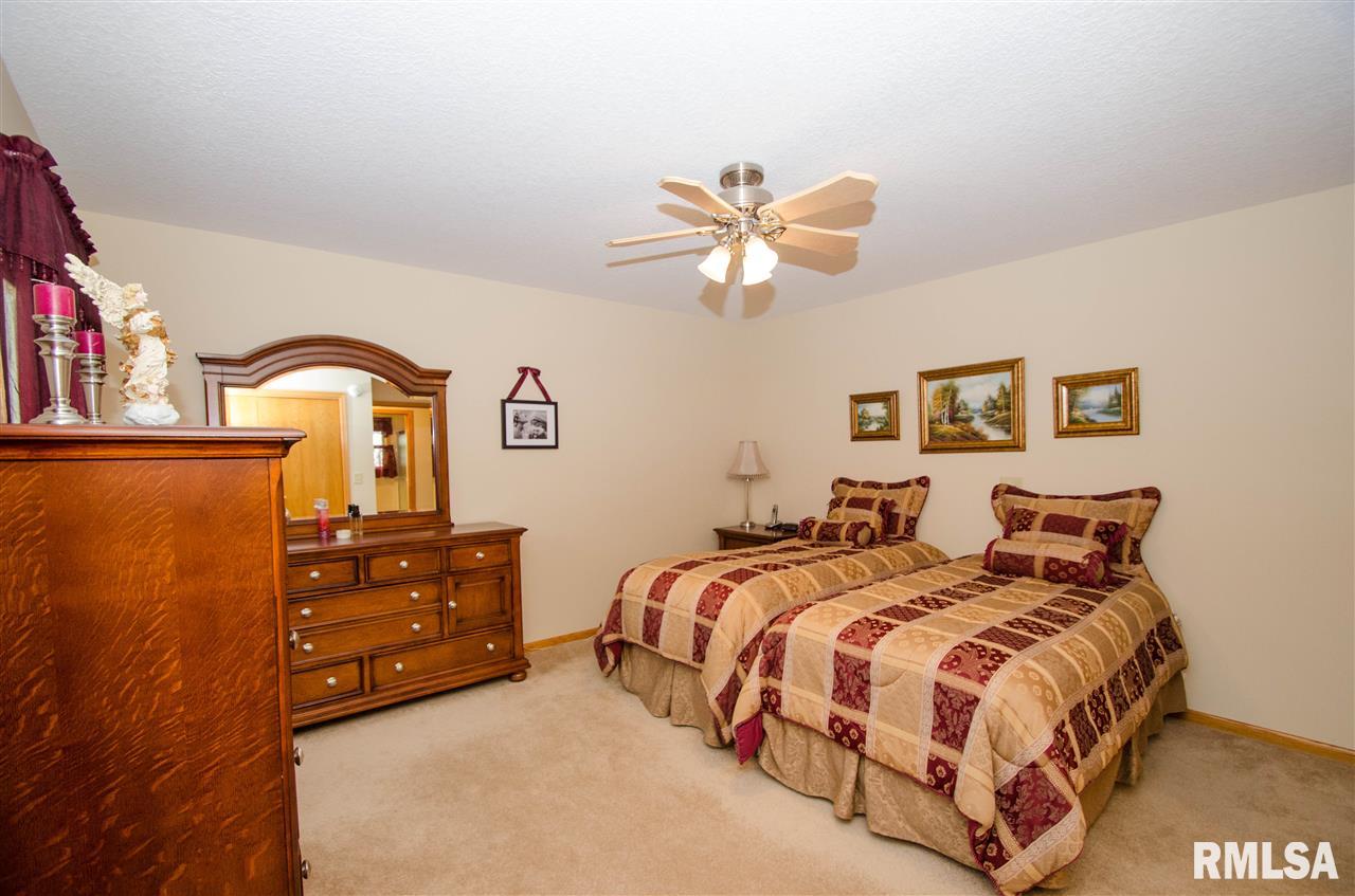 2017 3rd Street Moline, IL 61265 - Photo 9 of 15 Gallery Image 9