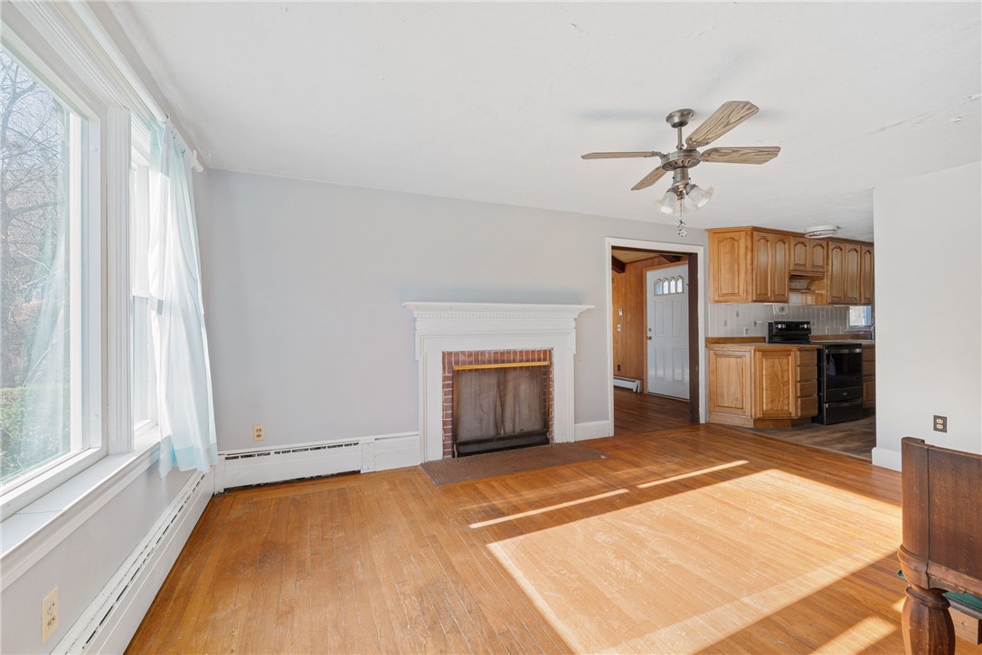 917 Major Potter Road Warwick, RI 02818 - Photo 5 of 39 Gallery Image 5