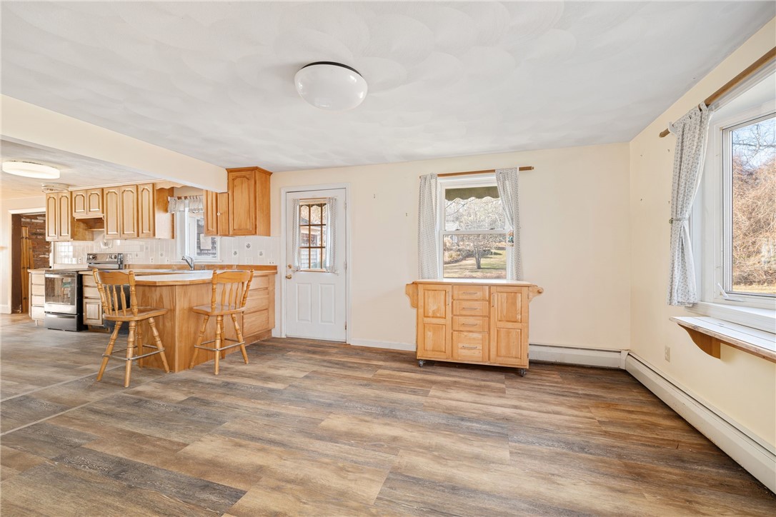 917 Major Potter Road Warwick, RI 02818 - Photo 8 of 39 Gallery Image 8