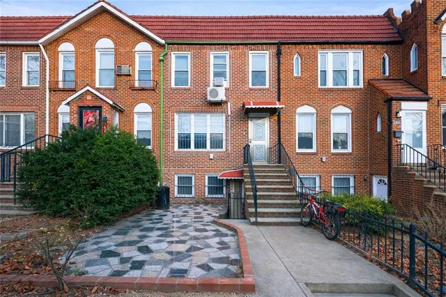 $980,000 | 1953 East 28th Street | Madison