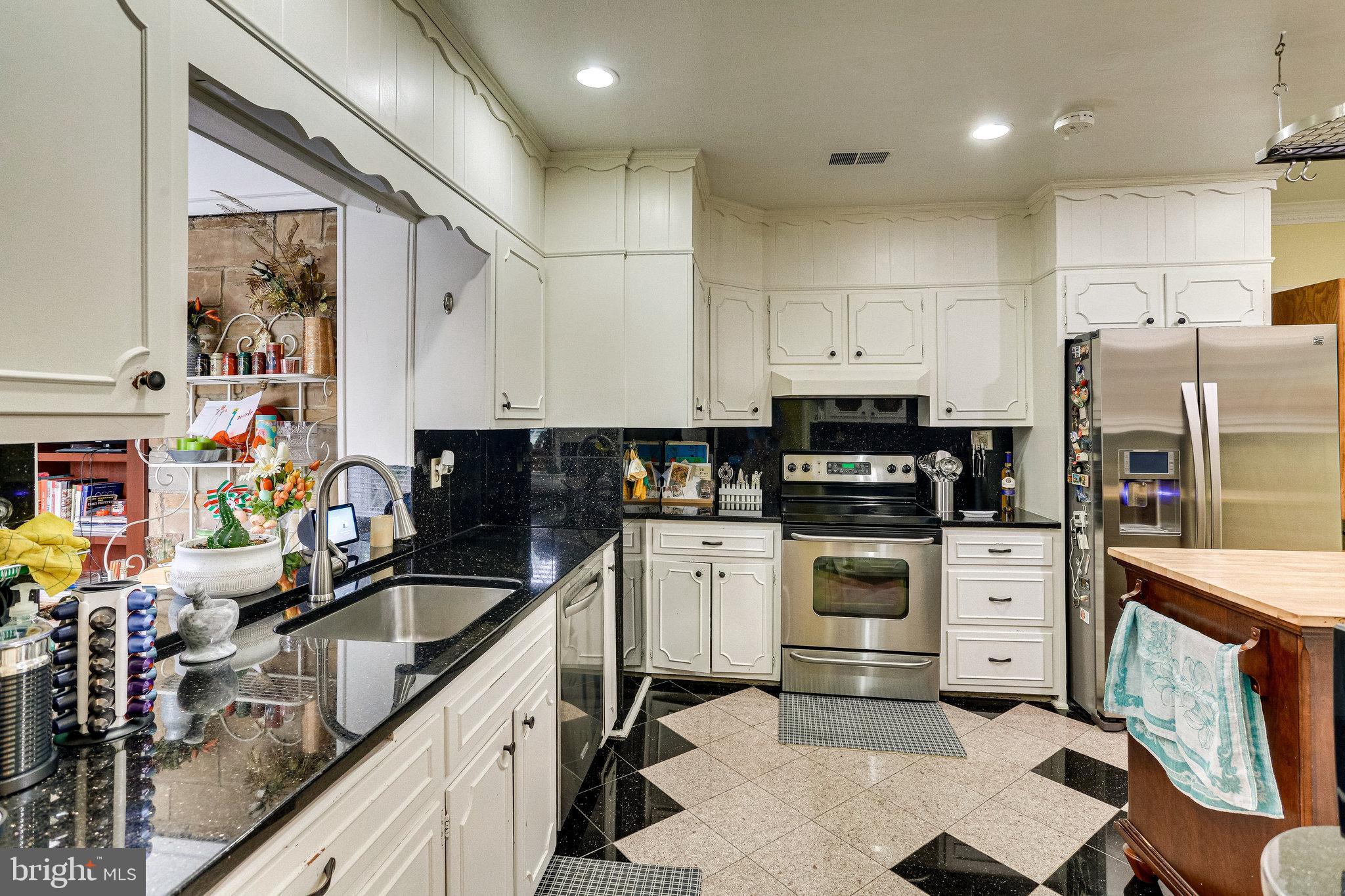 8212 Old Georgetown Road Bethesda, MD 20814 - Photo 13 of 49