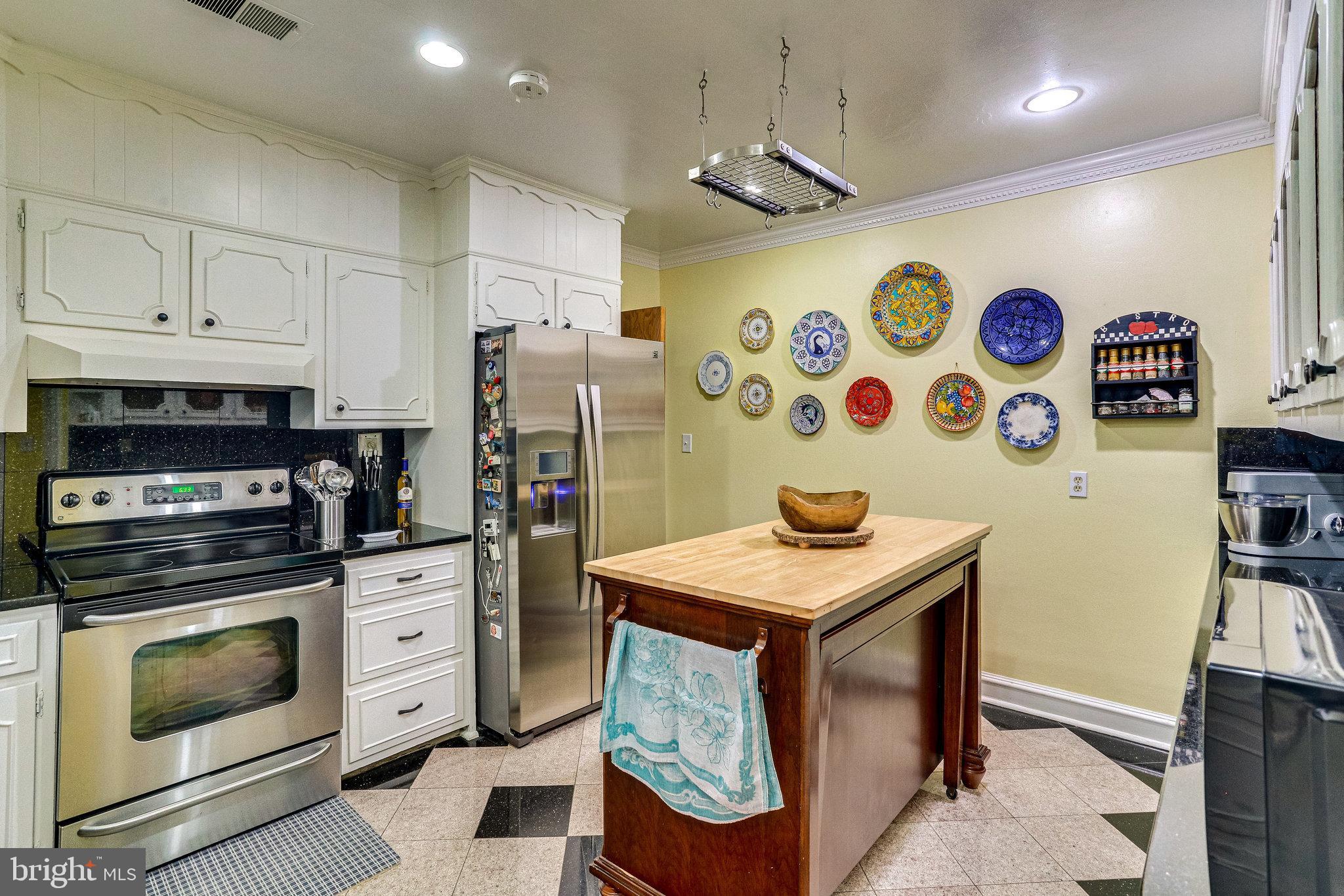 8212 Old Georgetown Road Bethesda, MD 20814 - Photo 14 of 49