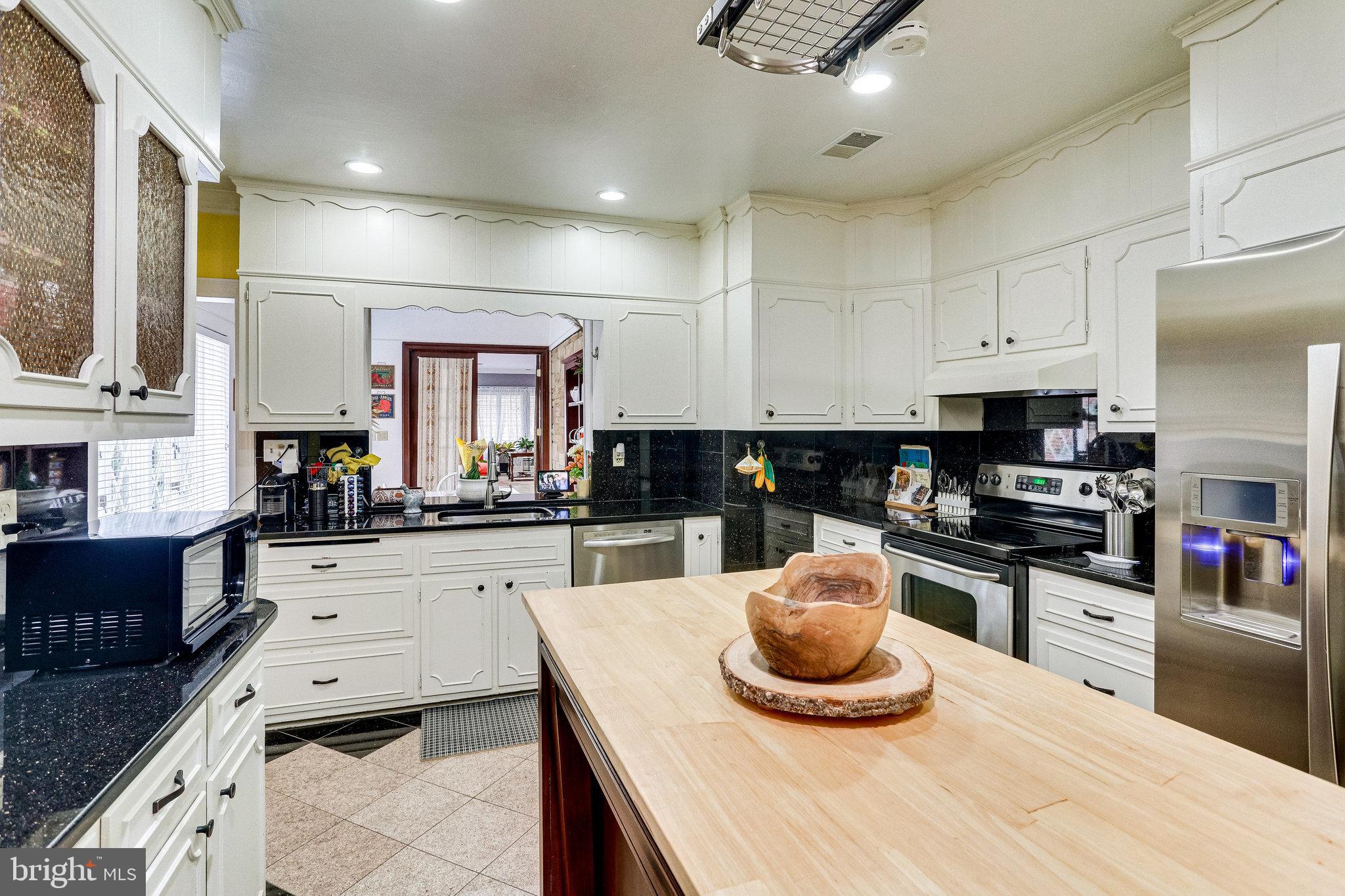 8212 Old Georgetown Road Bethesda, MD 20814 - Photo 15 of 49