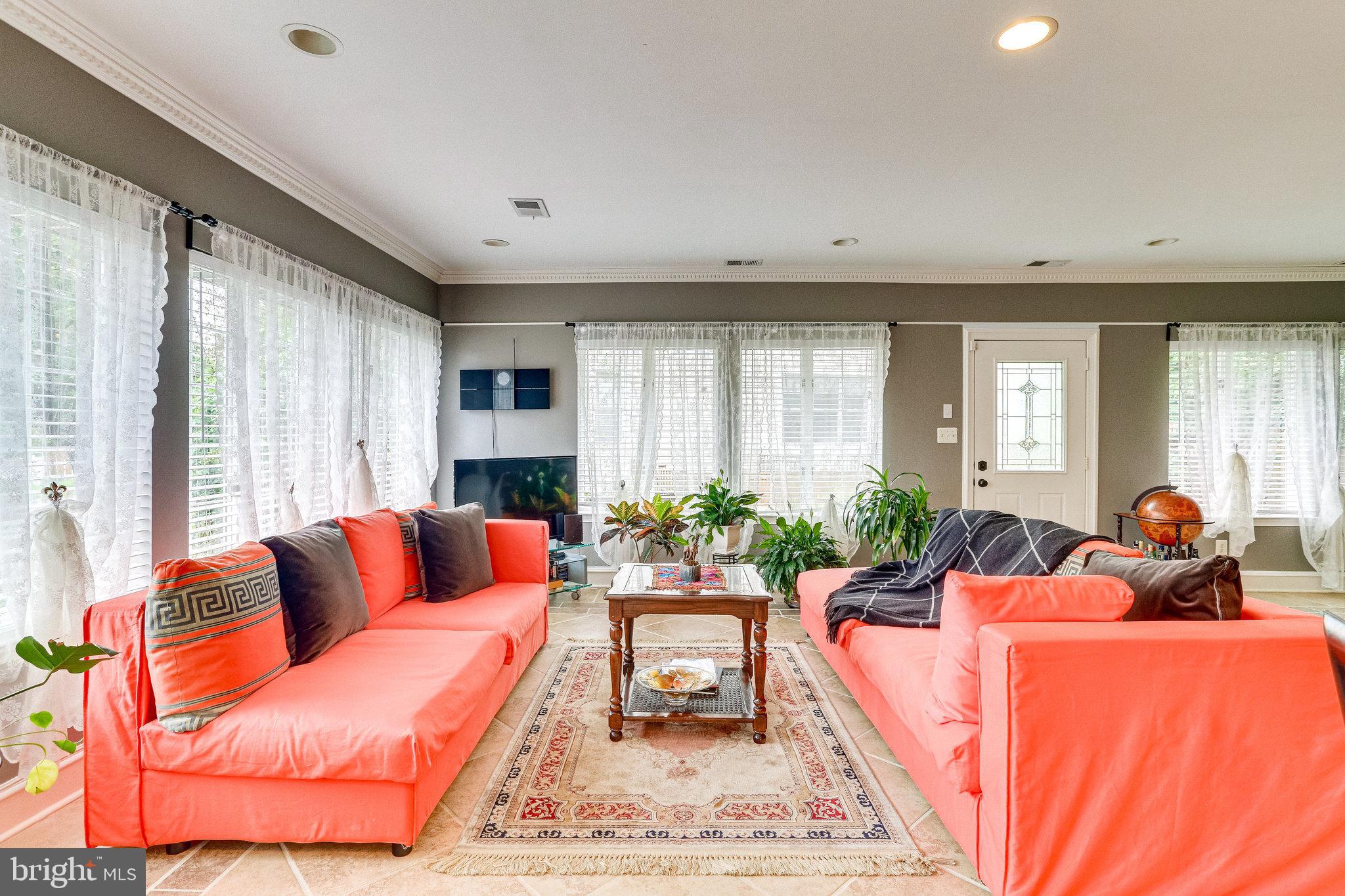 8212 Old Georgetown Road Bethesda, MD 20814 - Photo 21 of 49