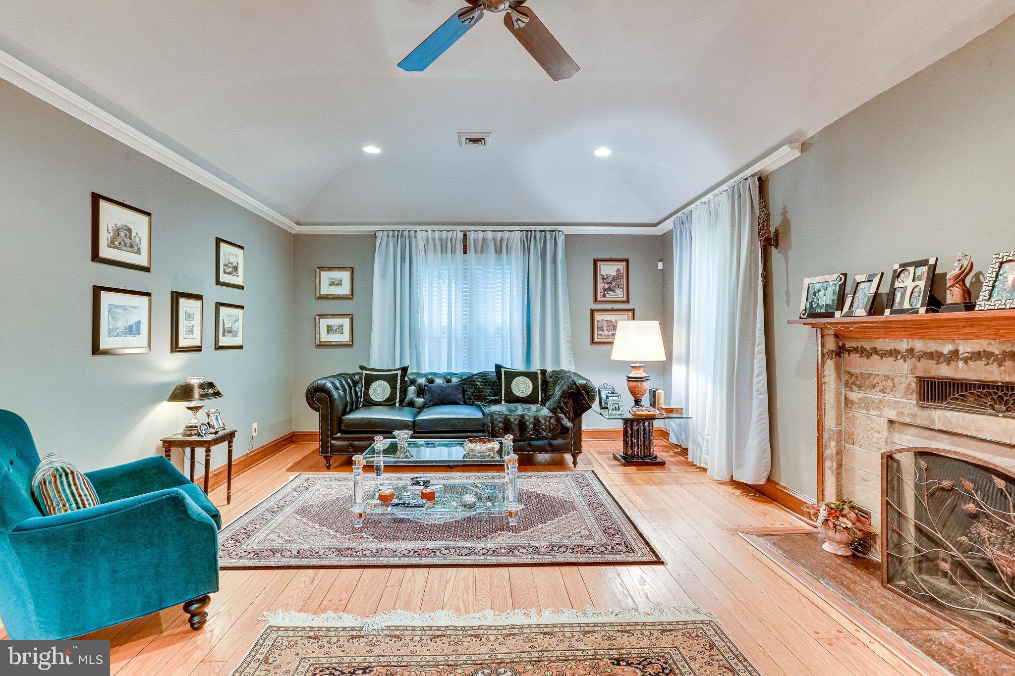 8212 Old Georgetown Road Bethesda, MD 20814 - Photo 5 of 49