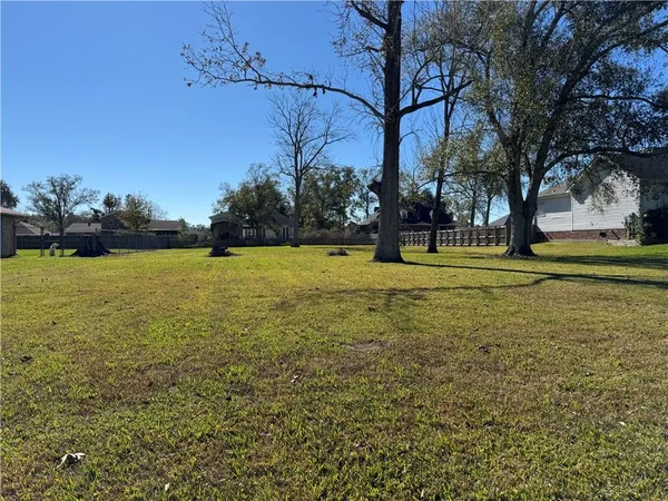 $60,000 | 64 North Kelly Lane, Westwego, LA 70094
